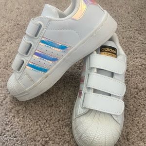 Toddler size 2.5. Worn once. No signs of wear.